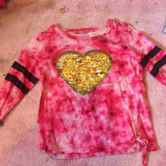 Long sleeved ty die shirt with emojis in heart. - Picture 1 of 3
